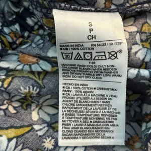 NEW Old Navy Size S Smocked Puffed Sleeve Blouse Top Blue Floral V Neck thumbnail 4