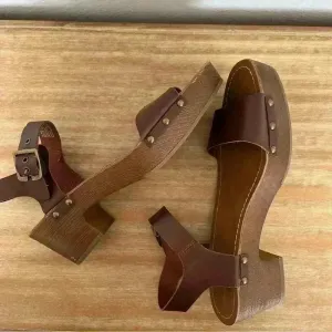 American Eagle 9.5 Women Brown Faux Wood Ankle Strap Clog Heel‎ Platform Sandals thumbnail 5