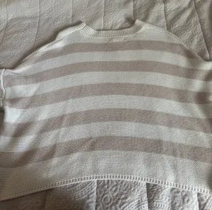 striped sweater Size M thumbnail 1