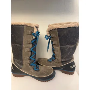 Sorel Tivoli High II winter boots women's 9.5 grey and green with blue laces thumbnail 3