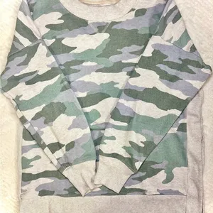Aerie Camouflage Crew Neck Sweater Green and Gray size M thumbnail 1