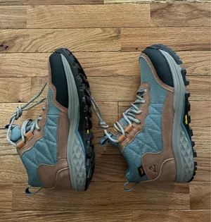 Teva Hiking Boots thumbnail 1