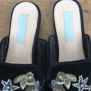 Betsey Johnson Eden Velour Embellished Slide Size 8M thumbnail 7