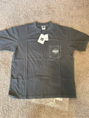 NWT Gap x MadHappy Globe Pocket Short sleeve tee relaxed fit size medium thumbnail 4