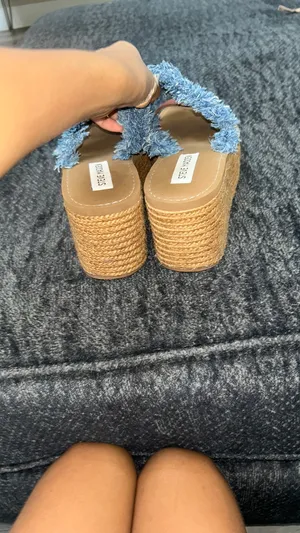 Steve Madden slide sandles thumbnail 1