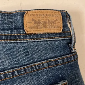 Levi’s 505 Straight Leg Jeans thumbnail 4