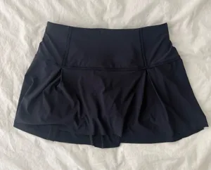 Lululemon skirt thumbnail 1