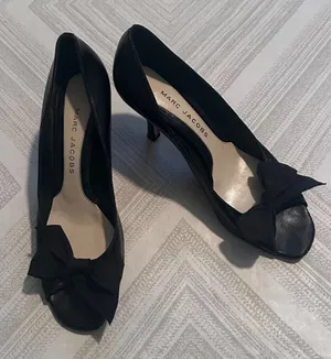 Marc Jacobs Black Leather Ribbon Bow Peep Toe Heels Size 39 1/2 thumbnail 1