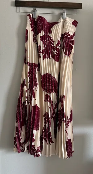 Express skirt thumbnail 1