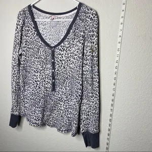 Victoria’s Secret‎ Animal Print Henley Shirt thumbnail 7