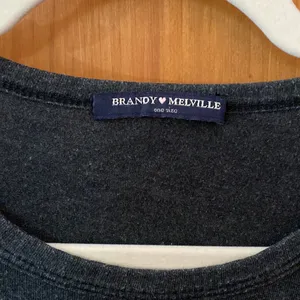 EUC Brandy Melville Charcoal Grey Cropped T-Shirt: One Size thumbnail 3