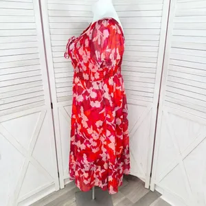 Torrid Floral Crinkle Fabric Tiered Puff Sleeve Smocked Midi Dress Red‎ Pink 12 thumbnail 3