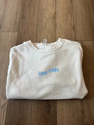 Love first graphic crewneck Size L thumbnail 2