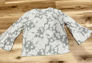Urban Romantics Grey and White Lace Top Women’s Small thumbnail 1