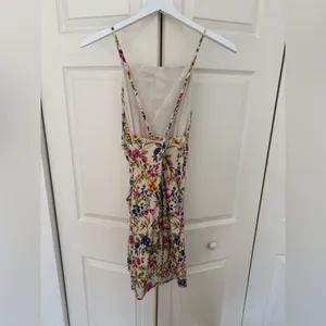 en saison Valeria Mini Dress Cream Multi-Color Floral Criss Cross Back Small thumbnail 9