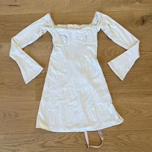 Oh Polly Mini Dress Off Shoulder Long Sleeve Suki Size US2 Ivory Beige thumbnail 1