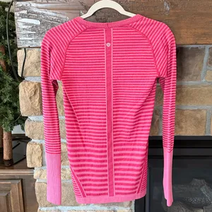 Lululemon Swiftly Tech Long Sleeve Crewneck Top thumbnail 6