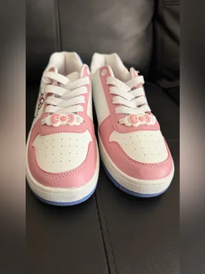 Hello Kitty Women's Pink White Blue Casual Court Sneaker Shoes Size 9 NWT thumbnail 2
