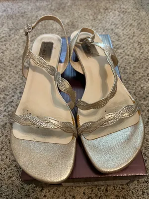 Dyeables Metallic Gold Women's Strappy Slingback Sandals thumbnail 1