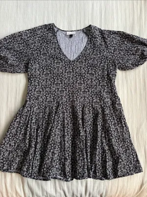 Universal Threads Black Floral V-Neck Dress thumbnail 2