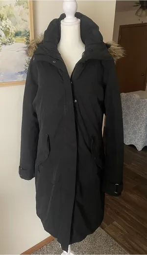 L.L.Bean Acadia Fur Trim Down Parka Coat Jacket in Black Size Medium Regular thumbnail 1