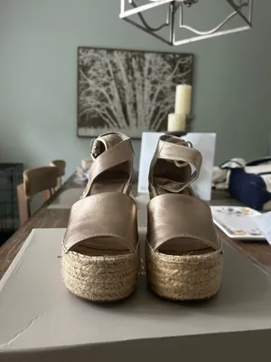 Marc Fisher Alida Wedge Gold Sandals thumbnail 6