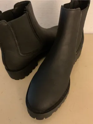 Thursday women black leather Chelsea heel boots US 8.5 Wide thumbnail 9