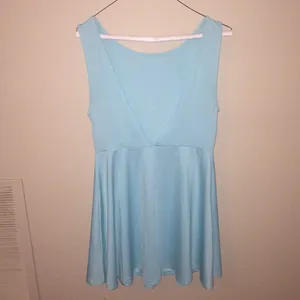 H&M Tiffany blue open back women’s dress thumbnail 2