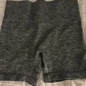Colsie Spandex Shorts Size M thumbnail 2