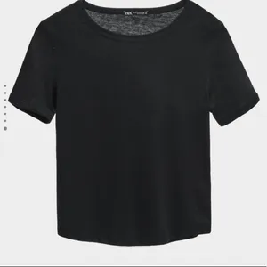 ZARA Fitted‎ T-shirt thumbnail 1