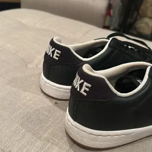 Nike Black‎ Leather Sneakers thumbnail 3