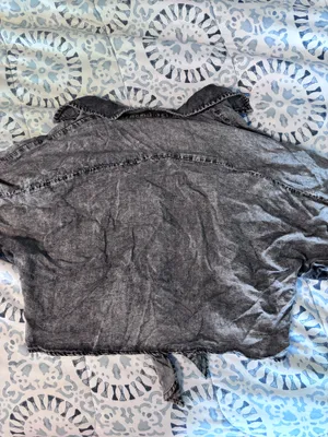 Cropped black button Up thumbnail 2