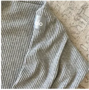 Alo Muse Yoga Sweatpants and sweatshirt set  thumbnail 6