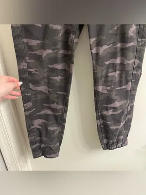 Athleta Camo Farallon Jogger Women’s Size 8 thumbnail 5