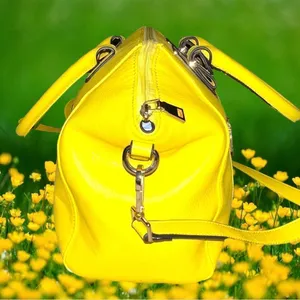 Beautiful yellow satchel purse with shoulder straps!! thumbnail 4