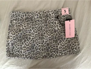 Celebrity Pink Mini Skirt thumbnail 1