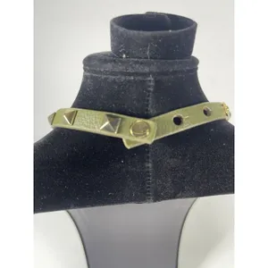 Olive Green Leather Studded Choker Necklace Gold Tone Pyramid Studs 15.5” thumbnail 7