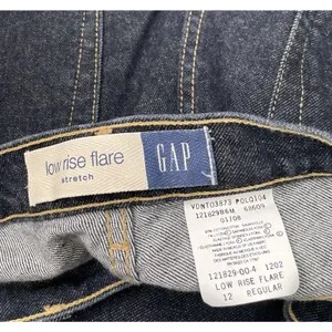 GAP Low Rise Flare Jeans Size 12 Dark Wash Denim Blue Jeans Y2K 2000s Classic thumbnail 5