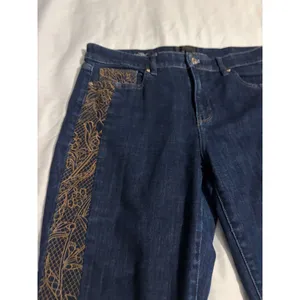 White House Black Market Girlfriend Jeans Dark‎ Wash Gold Lace Side Stripe 10 thumbnail 3