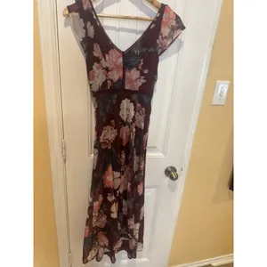 Abercrombie Womens Floral Maxi Dress Size XXS Tall Burgundy Lace thumbnail 4