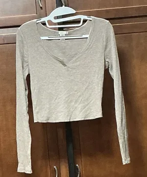Bozzolo Women's M Taupe Ribbed Long Sleeve Crop Top V Neck Stretch NWOT thumbnail 1