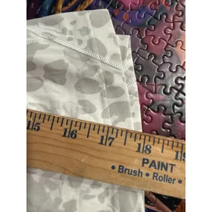 Lululemon Align Tee Nulu Size 4 Cheetah Camo Antique White Multi‎ thumbnail 7