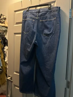 Abercrombie & Fitch High Rise Loose Jean thumbnail 3