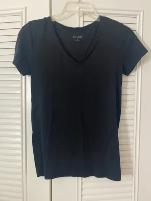 Black Tshirt thumbnail 1