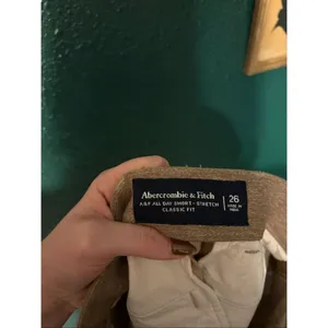 NWT! Abercrombie & Fitch 6” All Day Plain front shorts Khaki 26 thumbnail 3