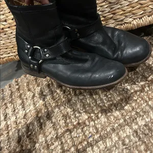 Frye Phillip Harness Short Ankle Boots Womens Size 7.5B Black Leather Zip Moto thumbnail 3