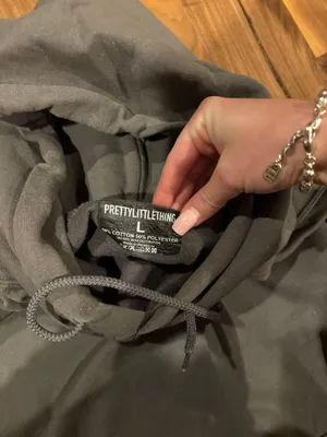 Pretty Little Thing Sweatshirt thumbnail 2
