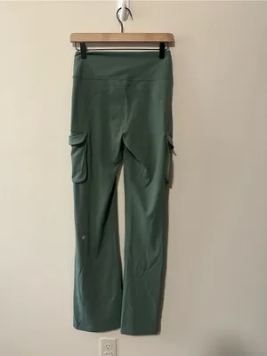 Lululemon everlux high rise cargo flared pant sage eucalyptus W5GQ6S size 8 thumbnail 9