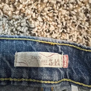 Levis 542 Low Flare Jeans Womens 14M Medium Wash Blue Flap Pocket Stretch‎ Denim thumbnail 2