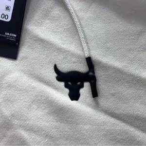 Under Armour Cream Cropped Hoodie size XL thumbnail 3